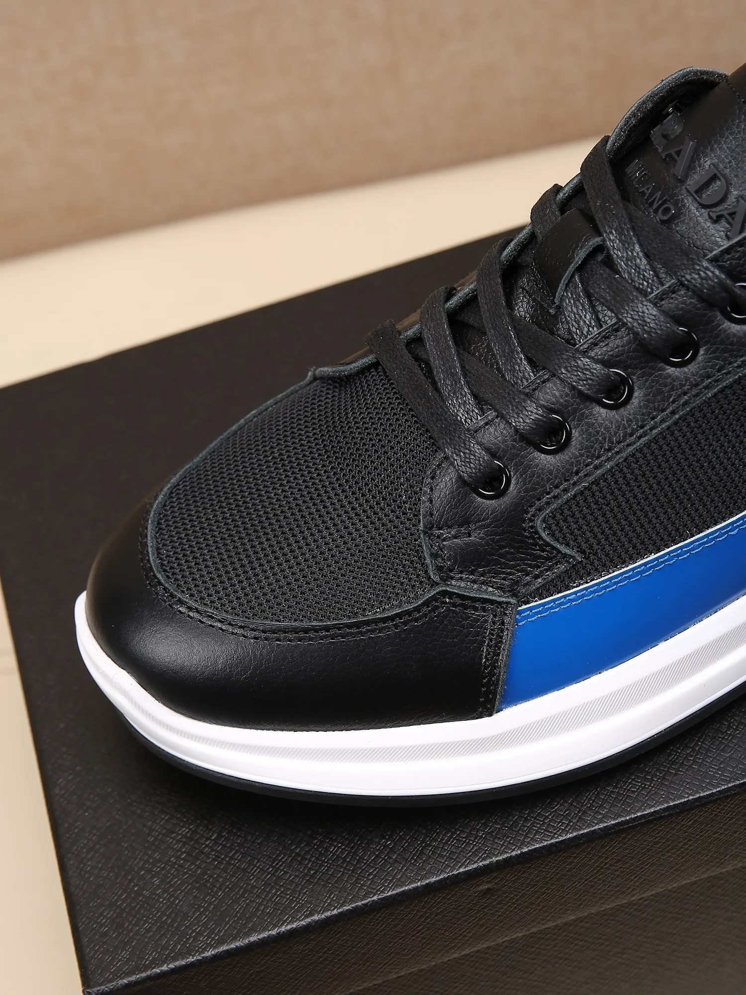 Batch 440 🕷️🕷️【PRADA】Prada's new men's fashionable casual shoes🇨🇳original quality, high-end boutique💯exquisite details,🌶🌶original lightweight, wear-resistant and non-slip original outsole, comfortable to wear🎋classic craftsmanship, fine workmanship, worth owning Code number: 38-44 Large quantities in stock